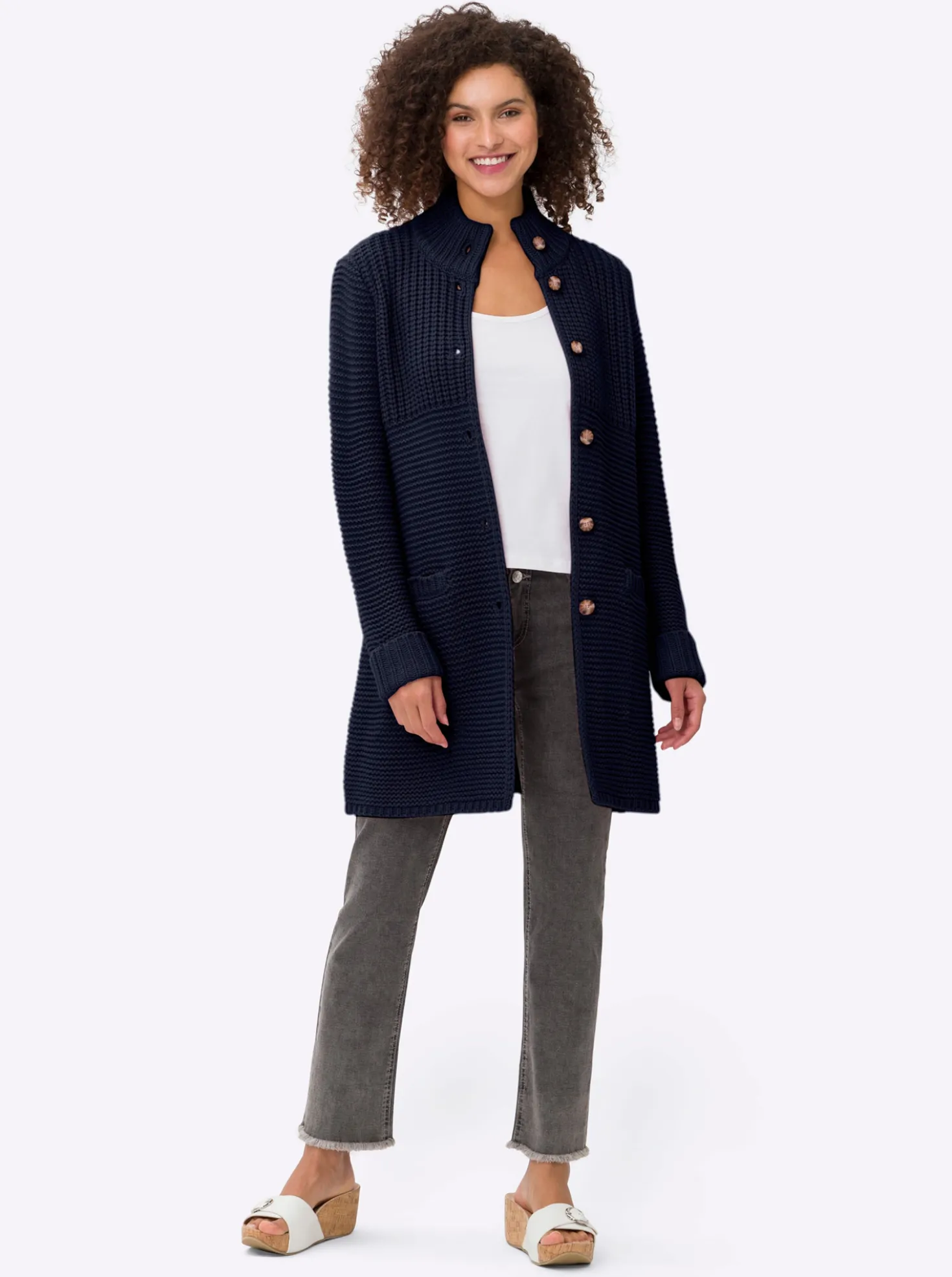 Strickjacke mit Stehkragen
