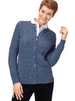 Strickjacke mit Ton-in-Ton-Knöpfen