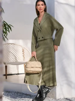 Strickjacke zweireihig geknöpft