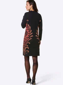 Strickkleid mit Kelchkragen