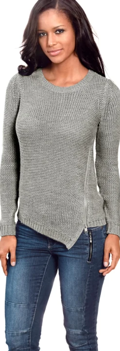 Strickpullover in asymmetrischer Form