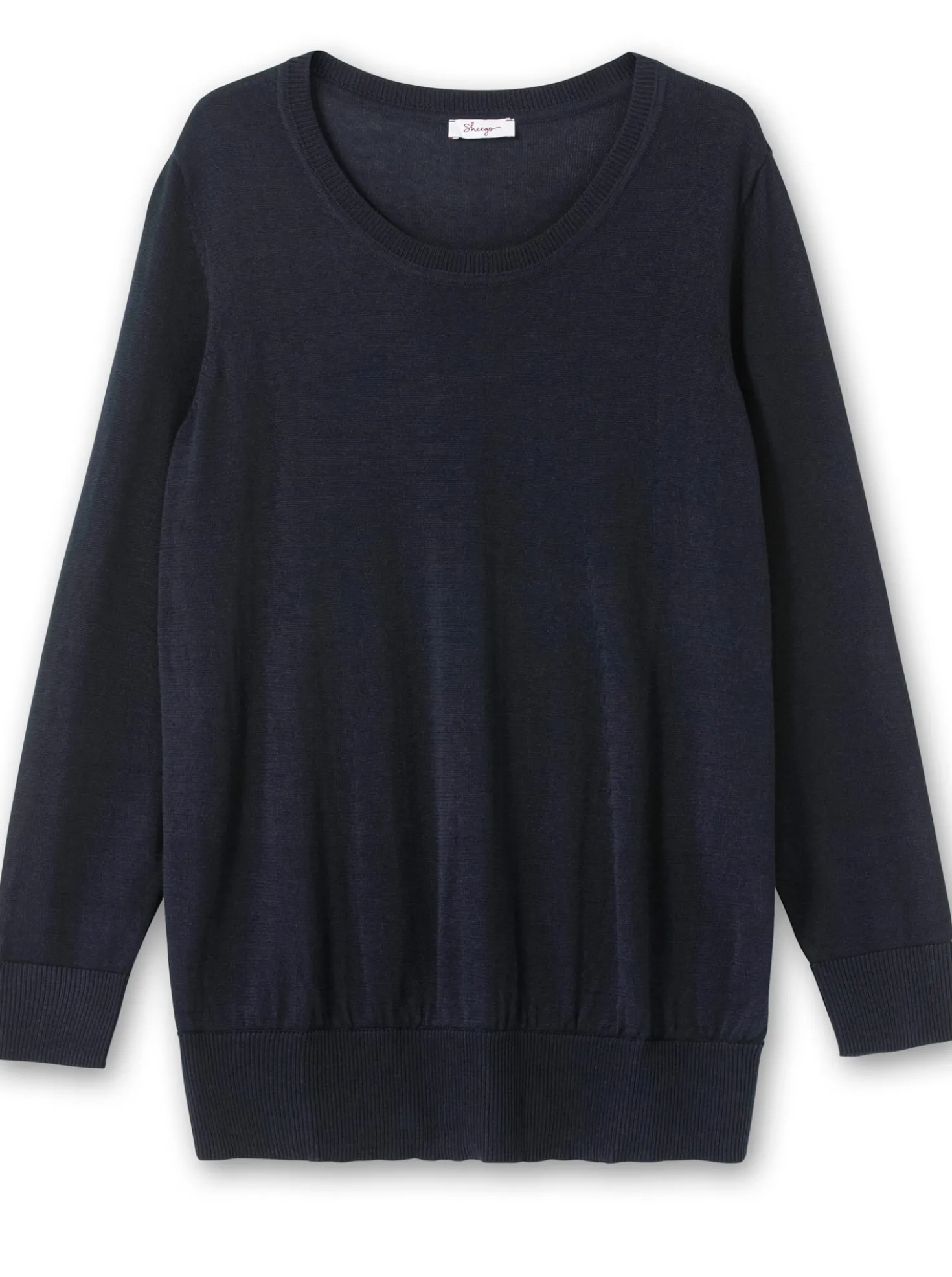 Strickpullover mit etwas weiterem Rundhalsausschnitt
