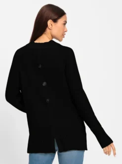 Strickpullover mit Zierknopfleiste im Rücken