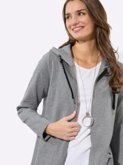 Sweatjacke mit Glitzer-Applikation hinten