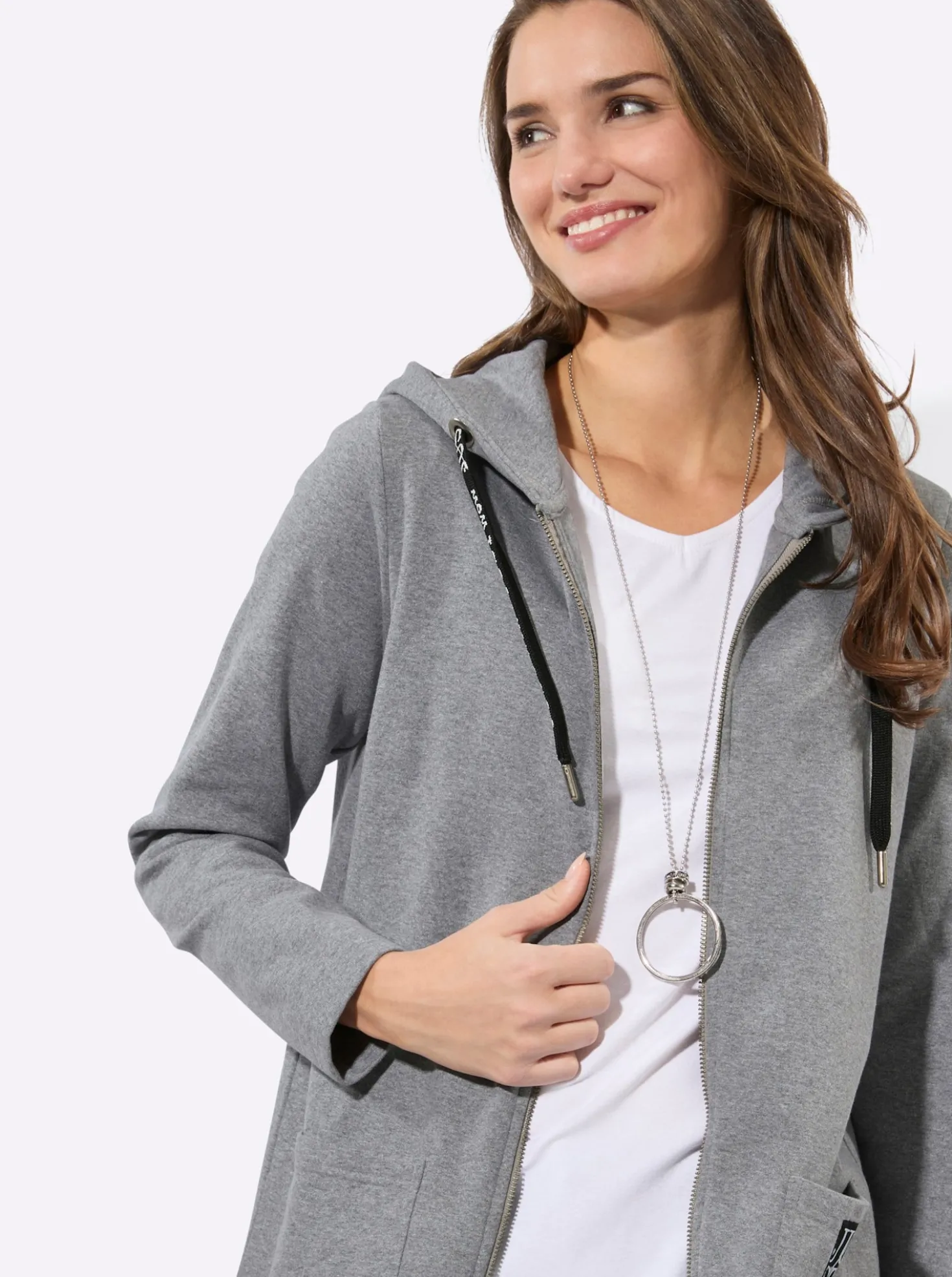 Sweatjacke mit Glitzer-Applikation hinten