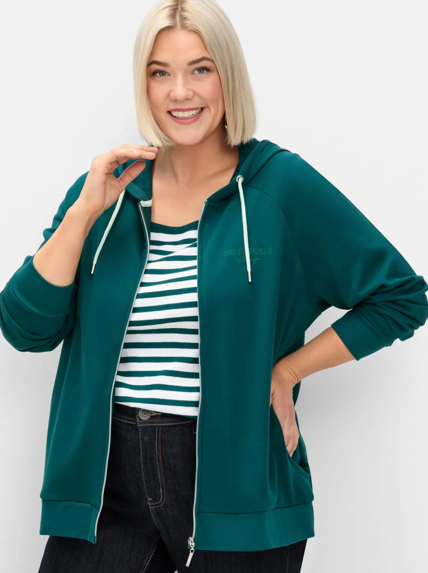 Sweatjacke mit Kapuze