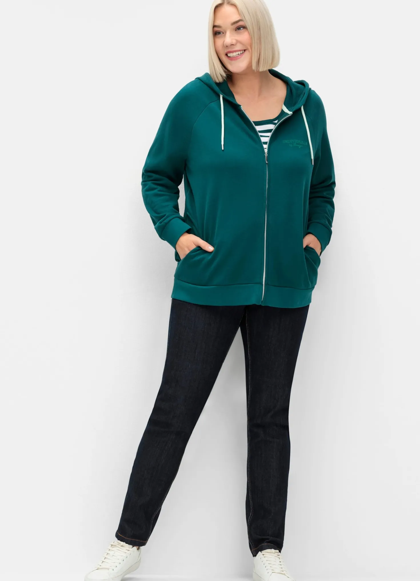 Sweatjacke mit Kapuze