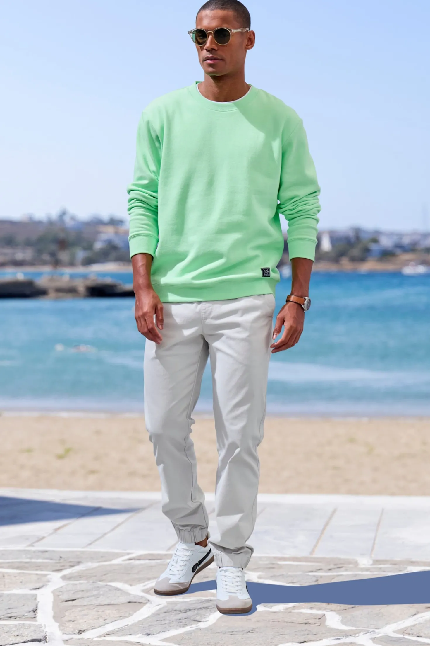 Sweatshirt