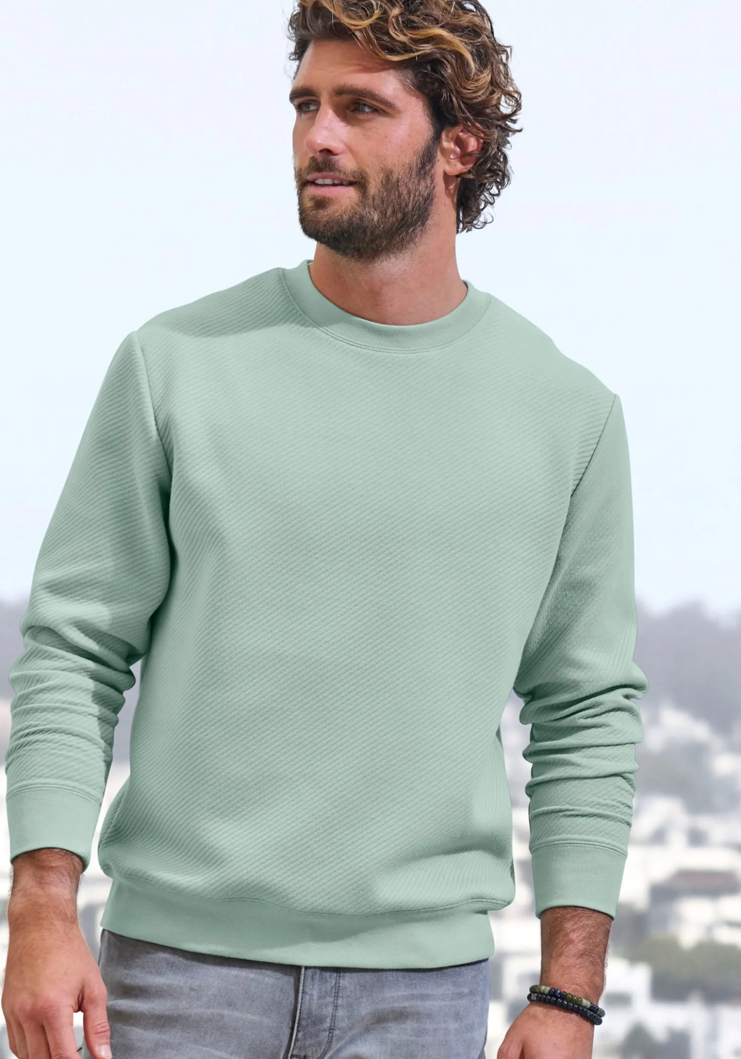 Sweatshirt