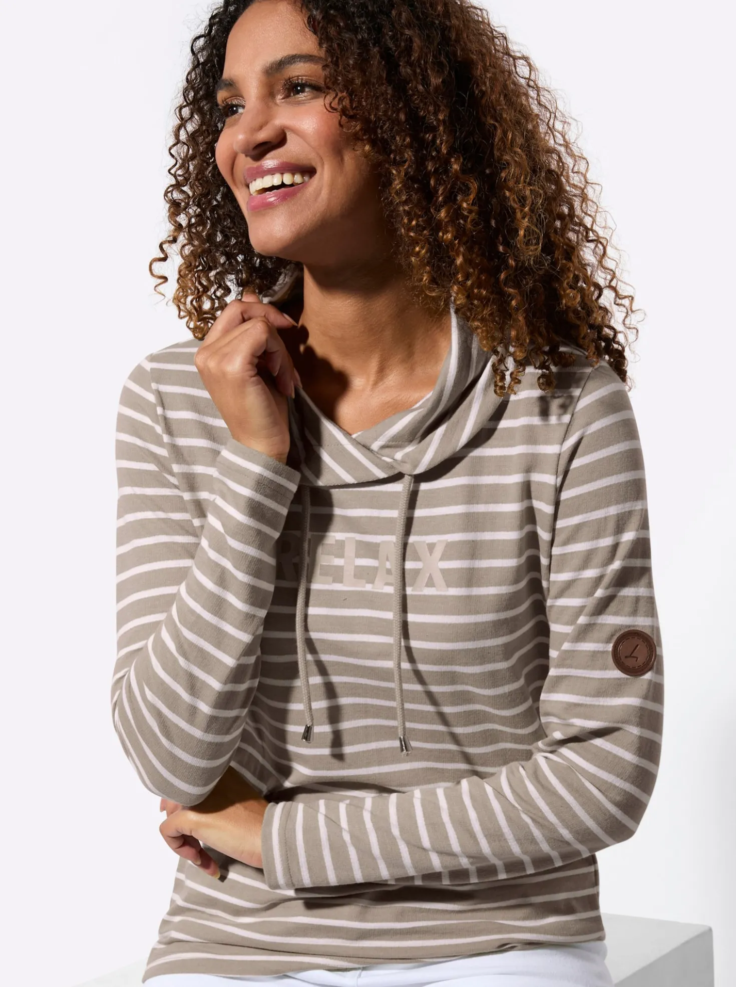 Sweatshirt mit regulierbarem Rollkragen