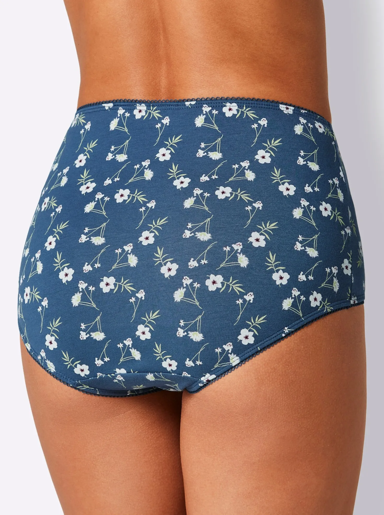 Taillenslip mit Mäusezähnchen-Spitze