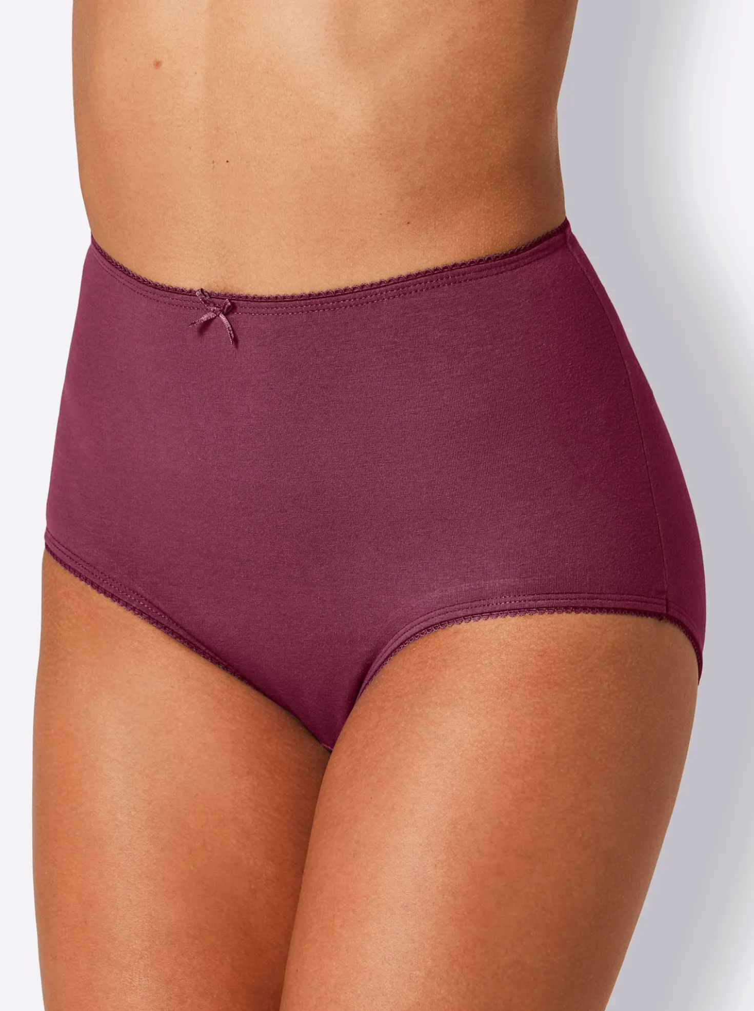 Taillenslip mit Mäusezähnchen-Spitze