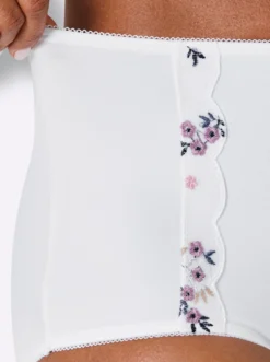 Taillenslip mit Mäusezähnchen-Borte