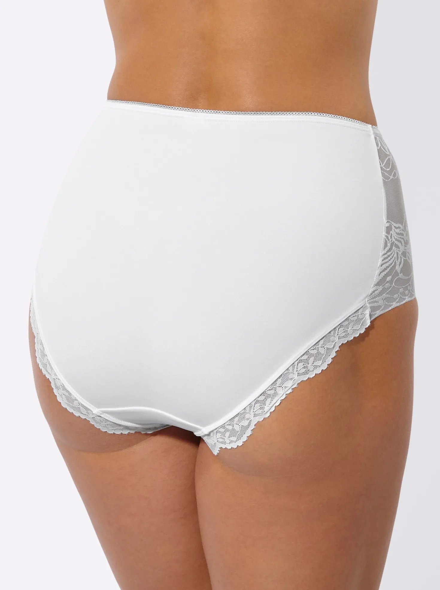 Taillenslip mit seitlicher Spitze