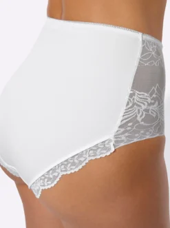 Taillenslip mit seitlicher Spitze