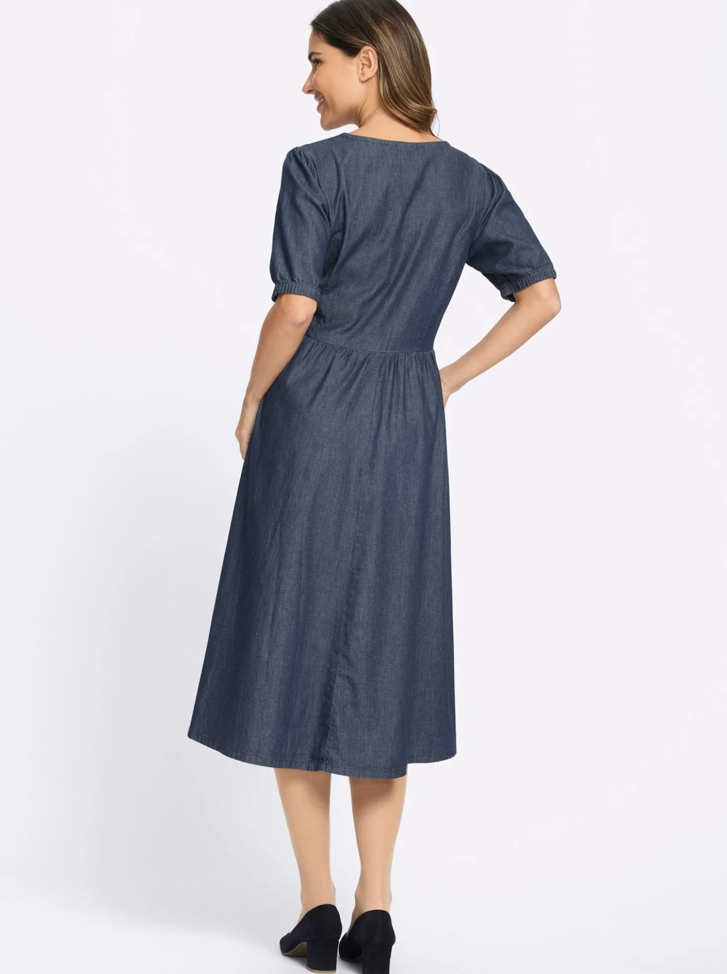 Trachtenkleid mit floraler Stickerei