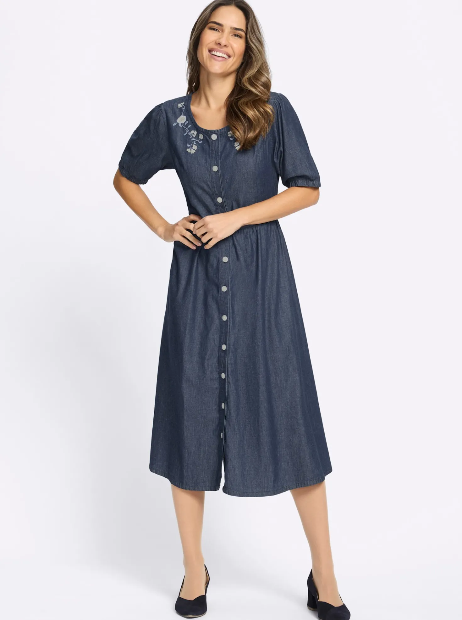 Trachtenkleid mit floraler Stickerei