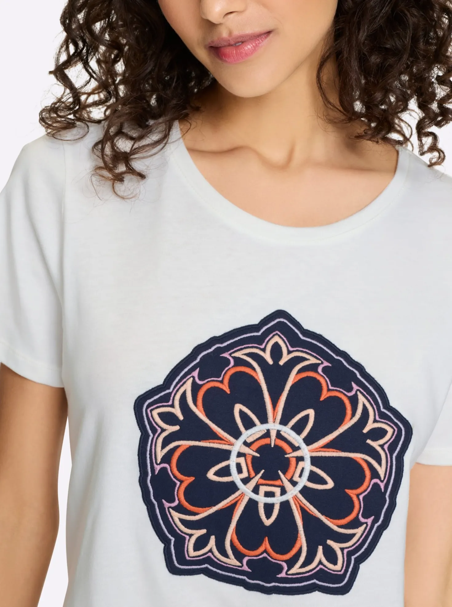 T-Shirt mit gesticktem Motiv