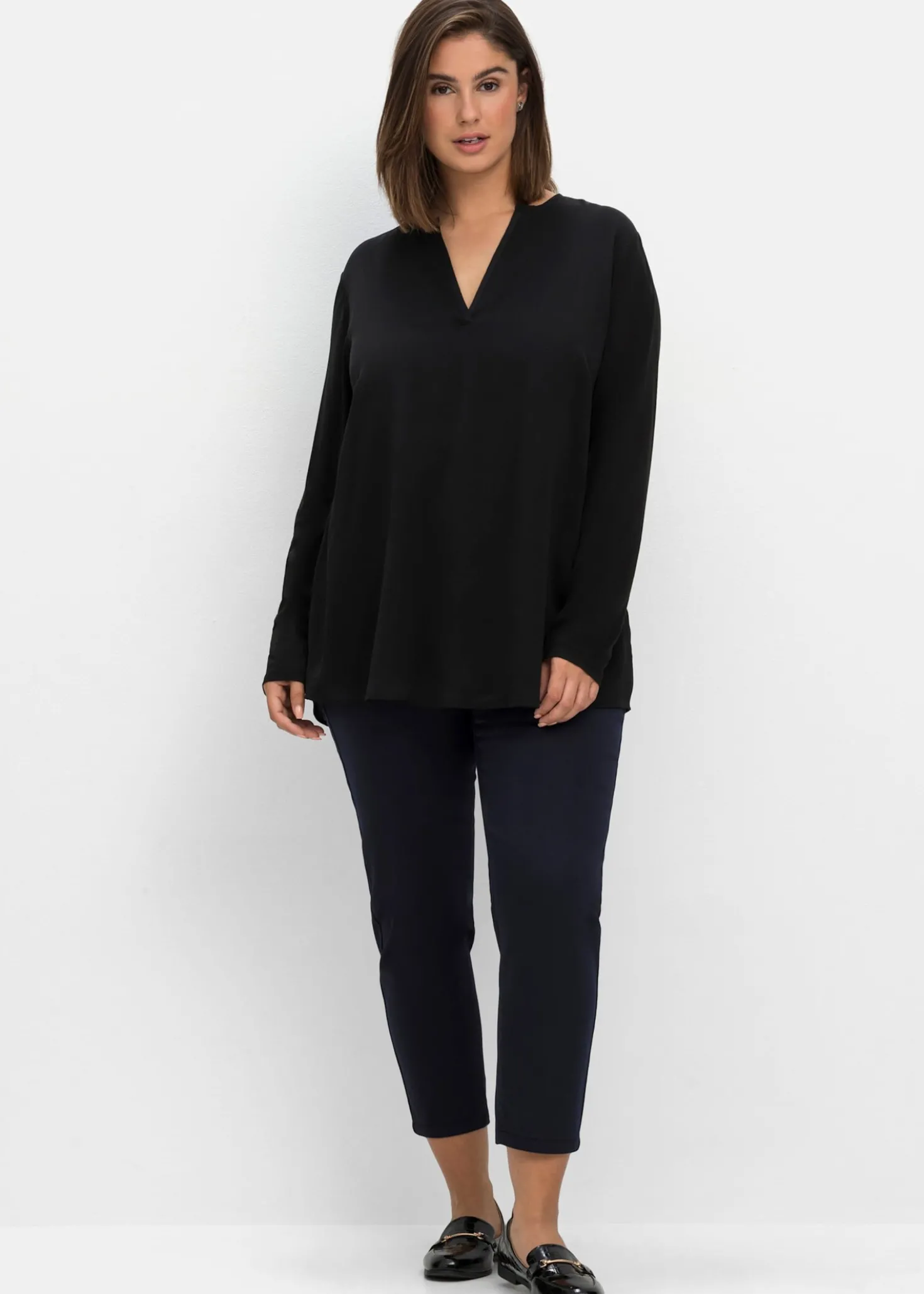 Tunika mit tiefem V-Schlitz