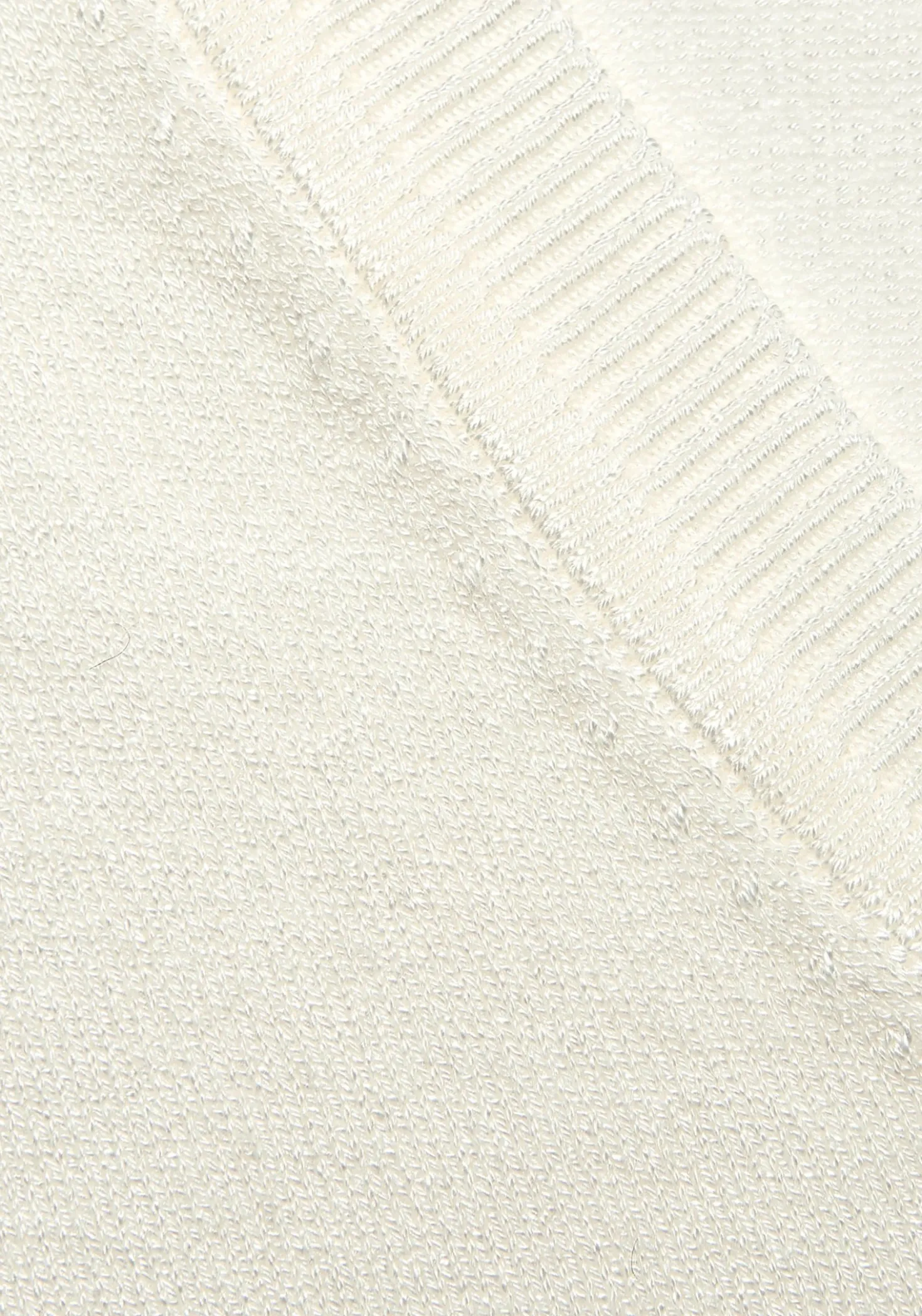 V-Ausschnitt-Pullover