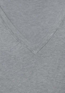 V-Ausschnitt-Pullover