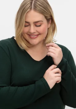 V-Ausschnitt-Pullover in flauschiger Qualität