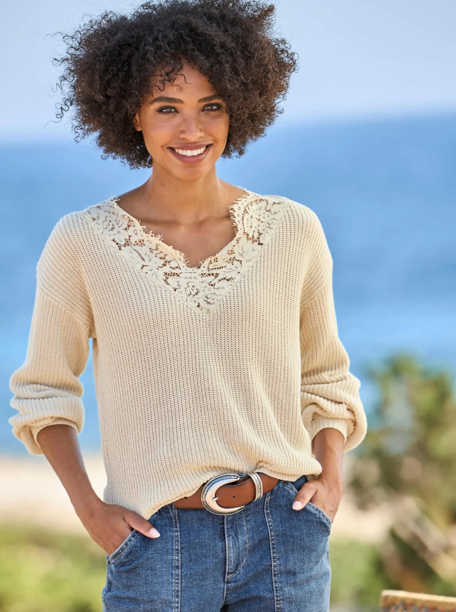 V-Ausschnitt-Pullover mit Spitze
