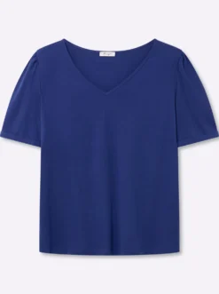 V-Shirt in leicht taillierter Form