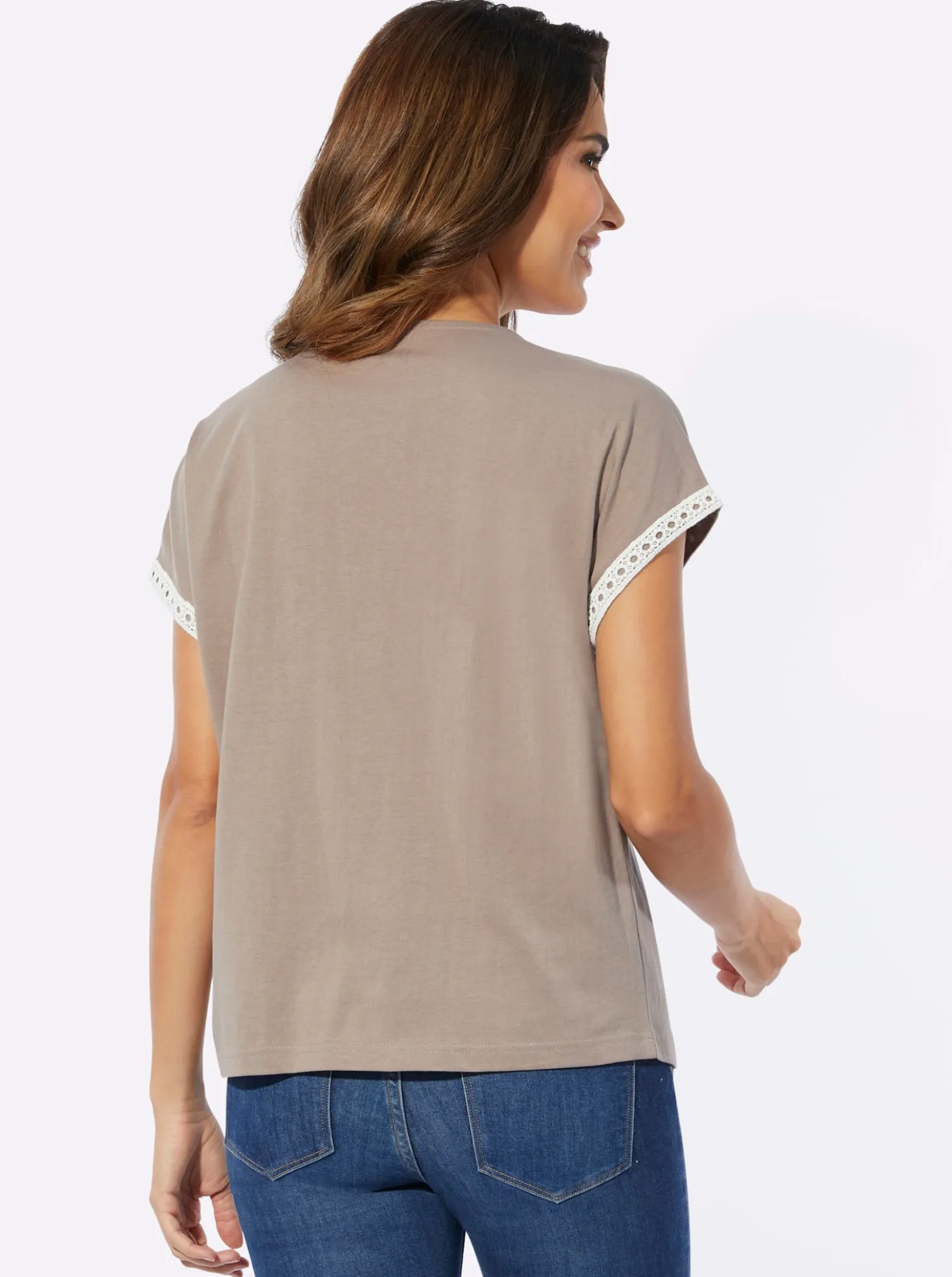 V-Shirt mit Häkelborte