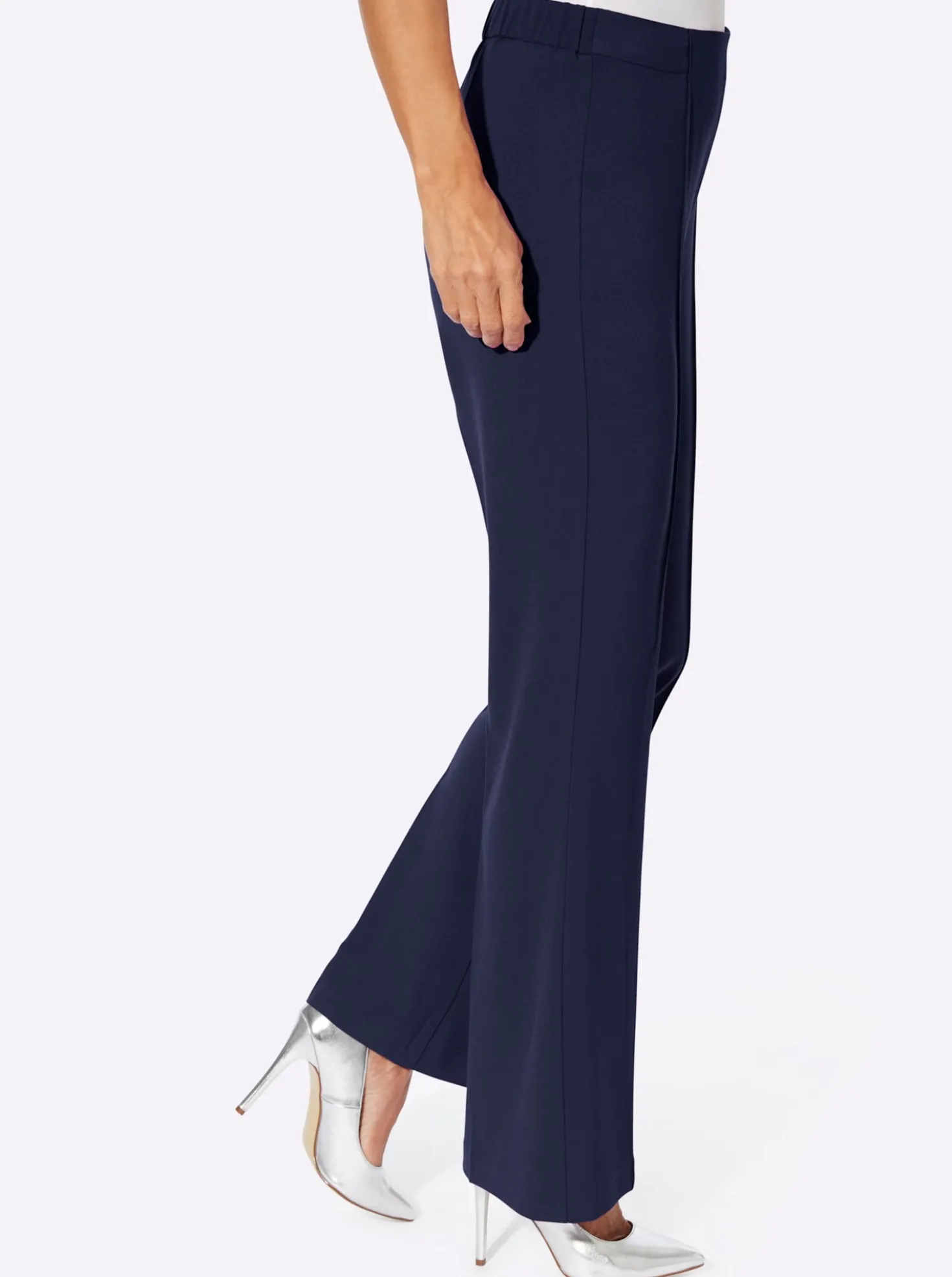 Webhose mit weiten Beinen